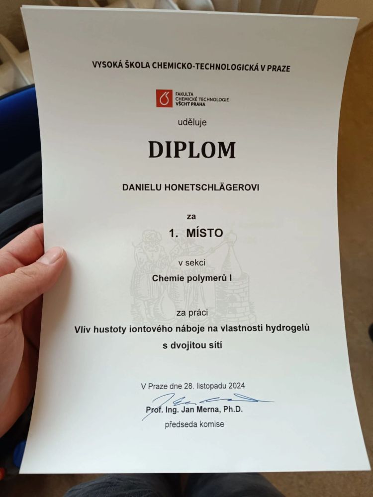 Tento obrázek nemá žádný alternativní popisek